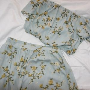 Xhilaration blue floral two piece set